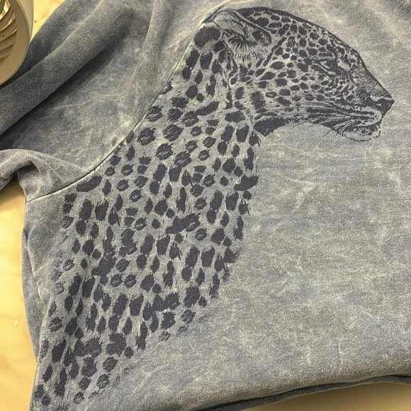 Project Social T Cropped Leopard Sweatshirt in Blue, size L - Picture 7 of 8